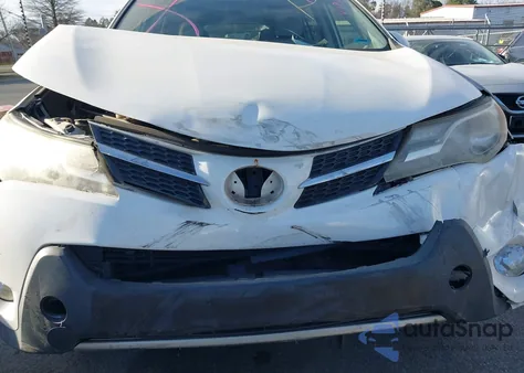 2014 Toyota Rav4 Xle z USA, uszkodzony, nr VIN JTMWFREV1ED027113